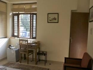 Eleven Hotel New Delhi Bagian luar foto